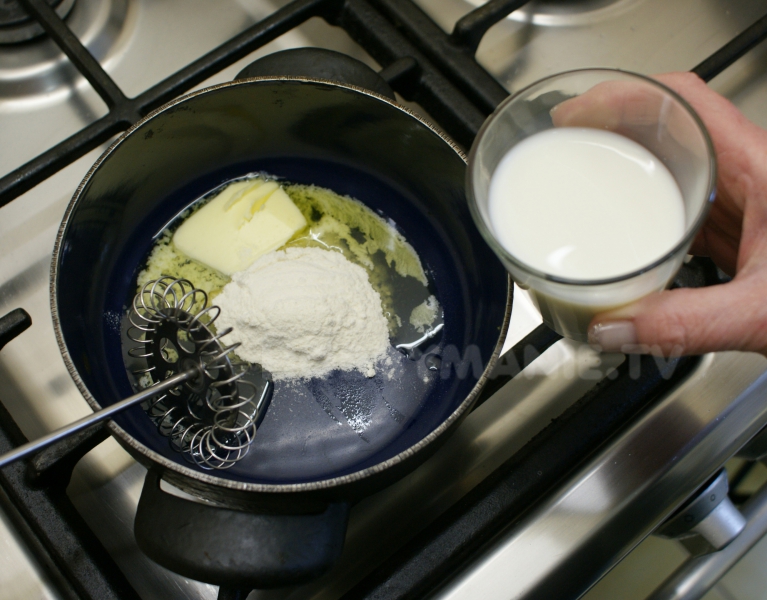 1. V rendlíku rozehřejte máslo