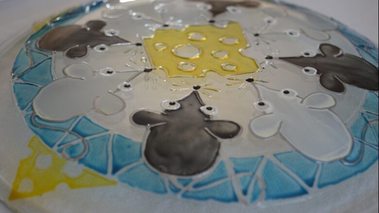 Pro domácí pohodu: Malujeme skleněný talíř na sýry