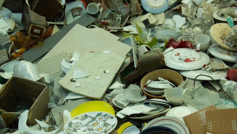Popraskaný porcelán nevyhazujte, poradíme, jak ho opravit